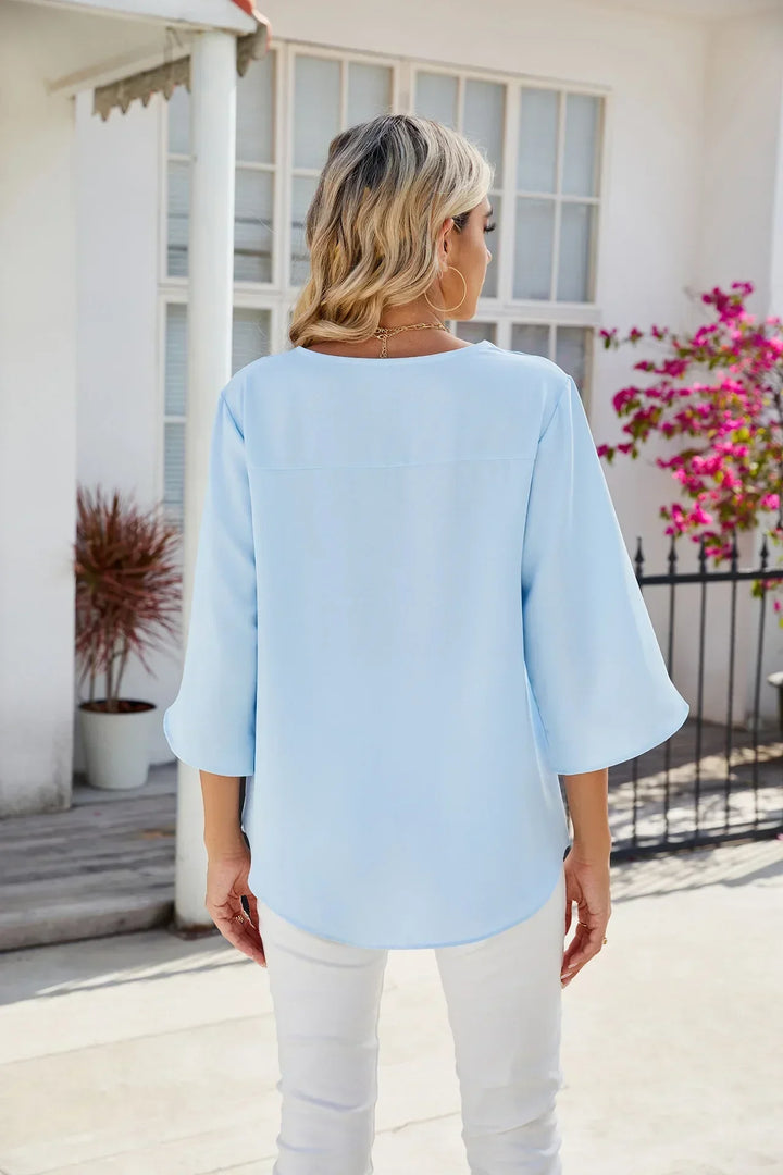 Odila™|BLOUSE À COL EN V
